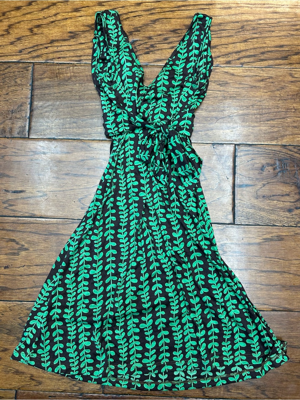 Earthy jungle core Y2K boho Midi Dark brown Dress with Green Leaf Pattern - Picture 6 of 6